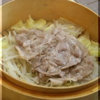 塩麹漬けの豚肉の蒸籠蒸し